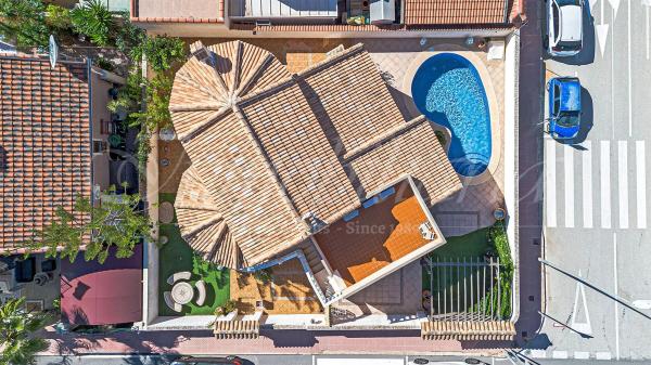 Casa independiente en calle Sorolla