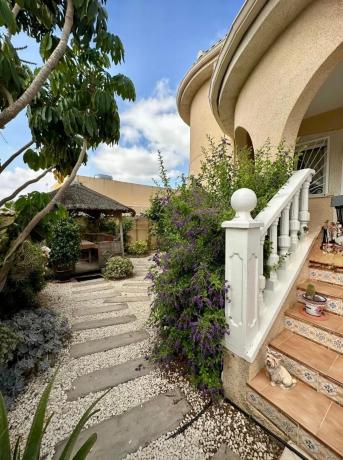 Casa independiente en calle Constitución s/n