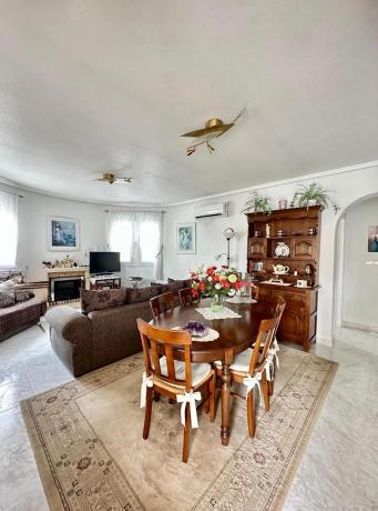 Casa independiente en calle Constitución s/n