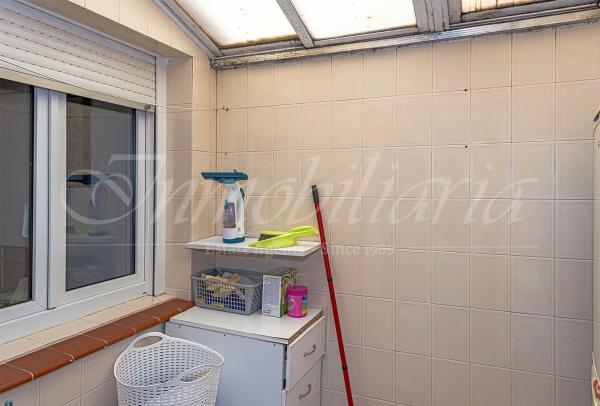 Chalet pareado en calle los Arcos