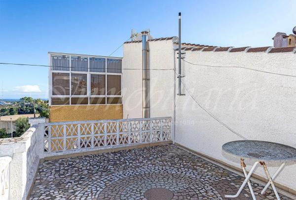 Chalet pareado en calle los Arcos