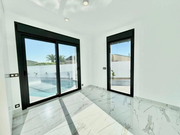 Chalet en avenida de La Costa Azul, 64