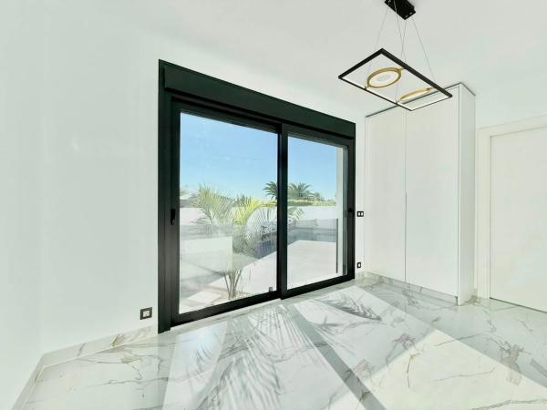 Chalet en avenida de La Costa Azul, 64