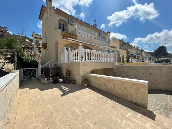 Chalet pareado en Gr Residencial Golf