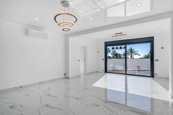 Chalet en avenida de La Costa Azul, 64