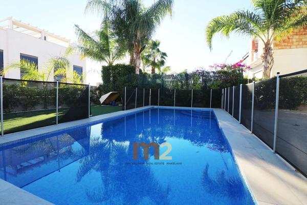 Casa independiente en avenida del Salvador