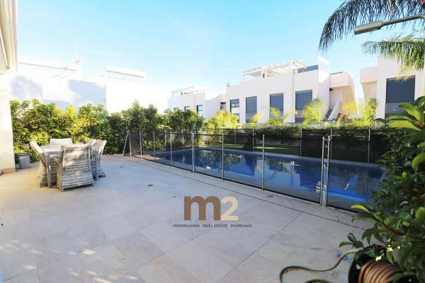 Casa independiente en avenida del Salvador