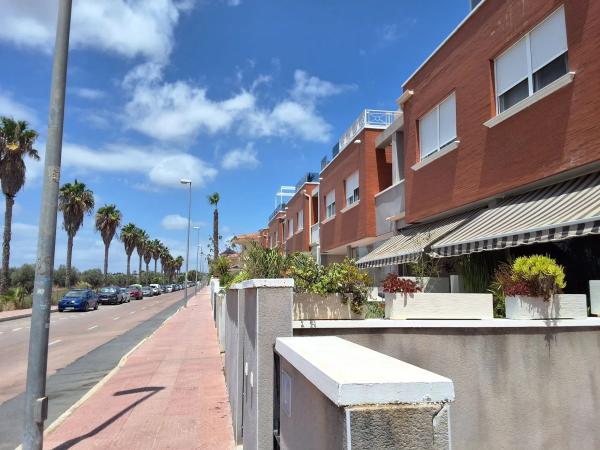 Chalet adosado en avenida de Huelva