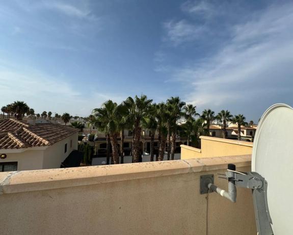 Chalet adosado en calle Isla Vedra, 11