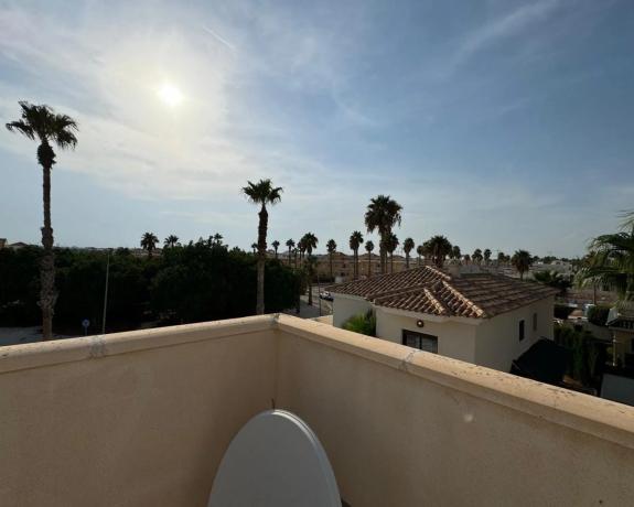 Chalet adosado en calle Isla Vedra, 11