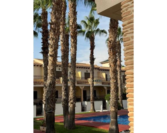 Chalet adosado en calle Isla Vedra, 11