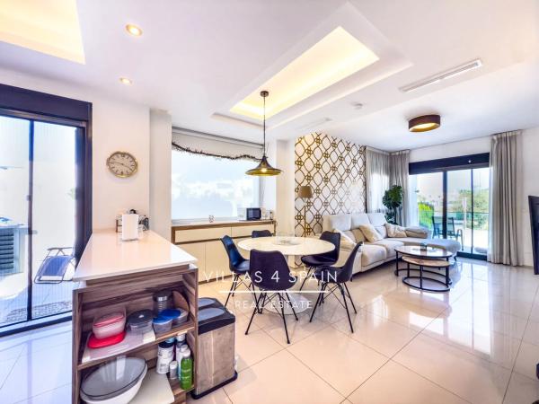 Chalet adosado en avenida del Salvador