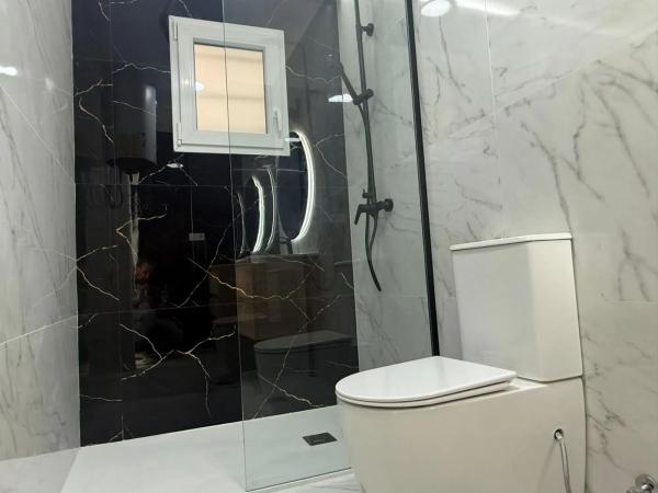 Estudio en calle Thader, 1