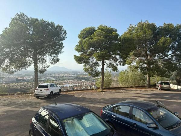 Estudio en calle Thader, 1