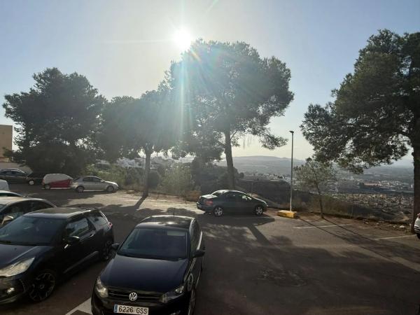 Estudio en calle Thader, 1