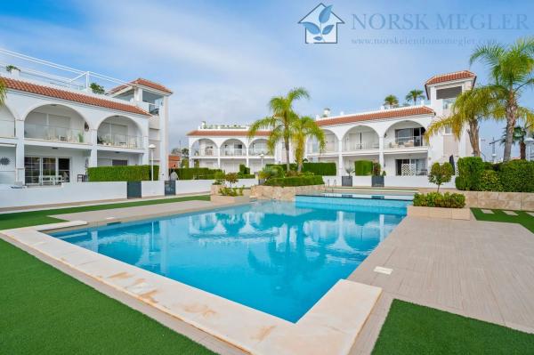 Chalet pareado en avenida Jerez de la Frontera s/n