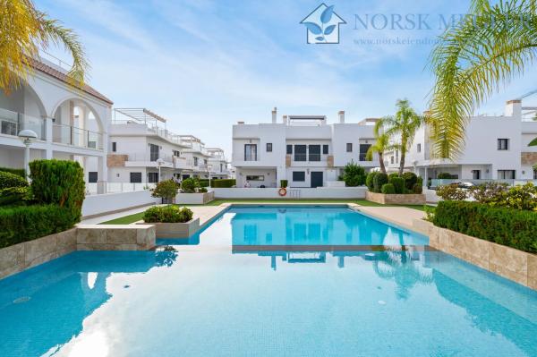 Chalet pareado en avenida Jerez de la Frontera s/n