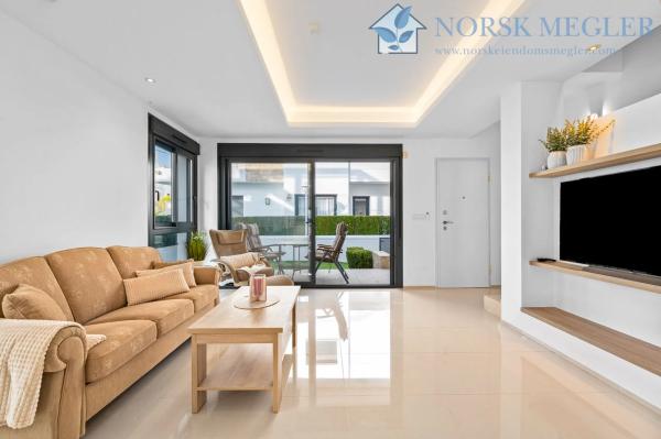 Chalet pareado en avenida Jerez de la Frontera s/n