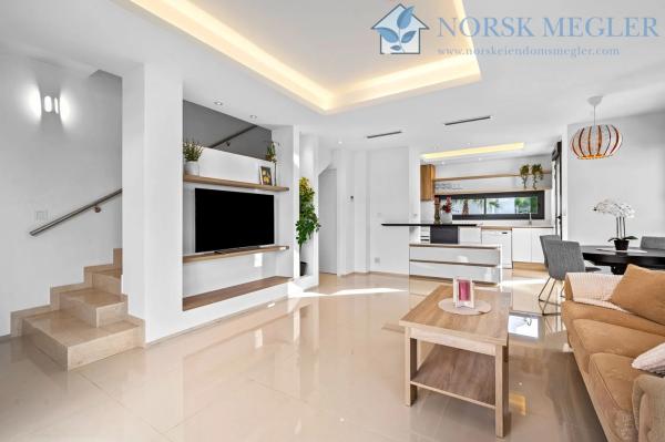 Chalet pareado en avenida Jerez de la Frontera s/n