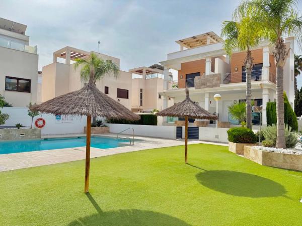 Chalet en calle Numero 5, 30