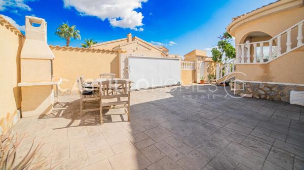 Chalet adosado en calle Rio Narcea, 2