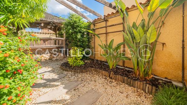 Chalet adosado en calle Rio Narcea, 2