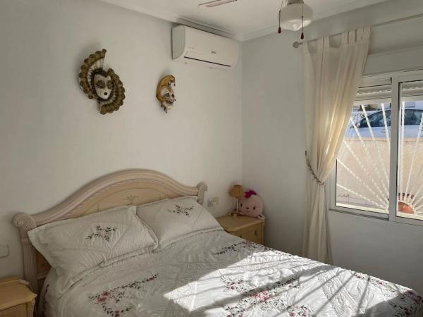 Chalet pareado en calle Pico de la Hoz, 3