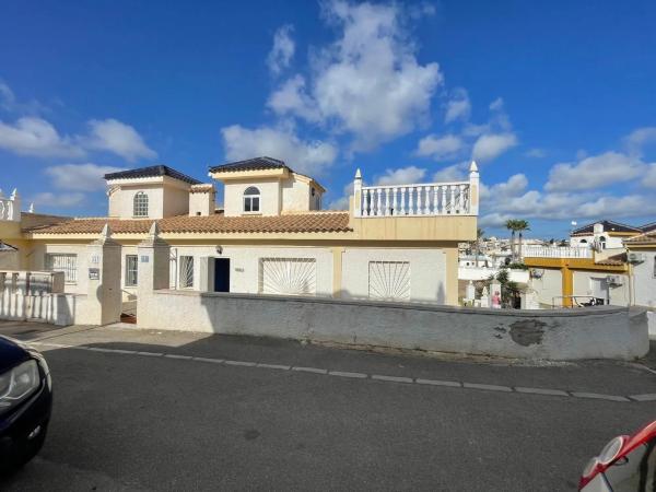 Chalet pareado en calle Pico de la Hoz, 3