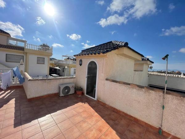 Chalet pareado en calle Pico de la Hoz, 3