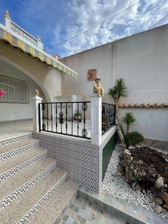 Chalet adosado en calle Costa de la Luz, 32