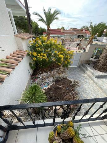 Chalet adosado en calle Costa de la Luz, 32