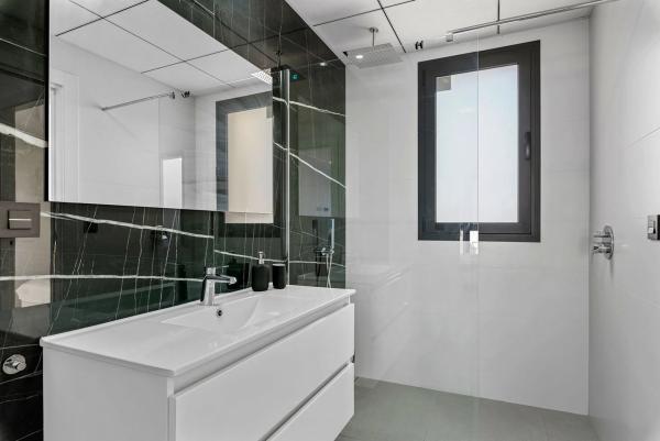 Chalet adosado en CL Rosalia De Castro, 34