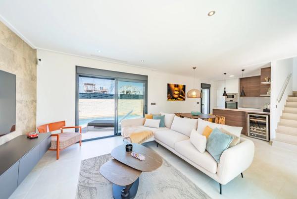 Casa independiente en calle Soria