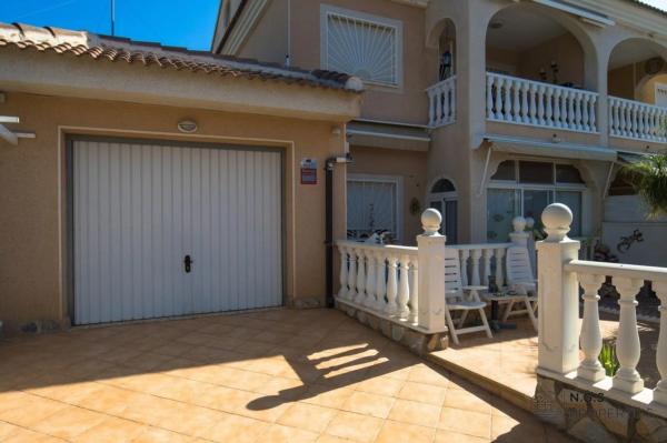 Piso en calle Santiago de Compostela Número 1