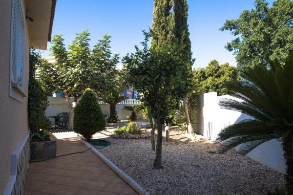 Piso en calle Santiago de Compostela Número 1