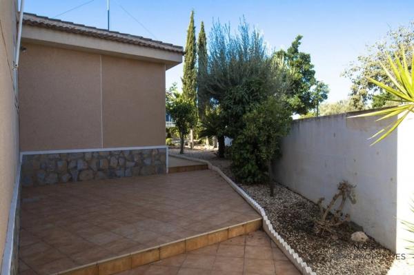 Piso en calle Santiago de Compostela Número 1