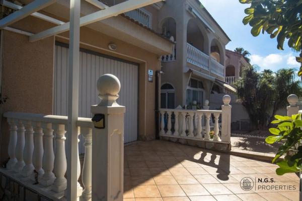 Piso en calle Santiago de Compostela Número 1