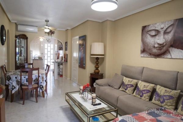 Piso en calle Santiago de Compostela Número 1