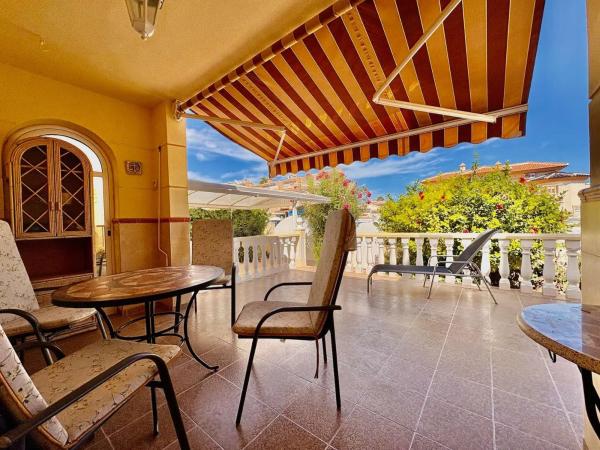 Chalet adosado en avenida Antonio Quesada