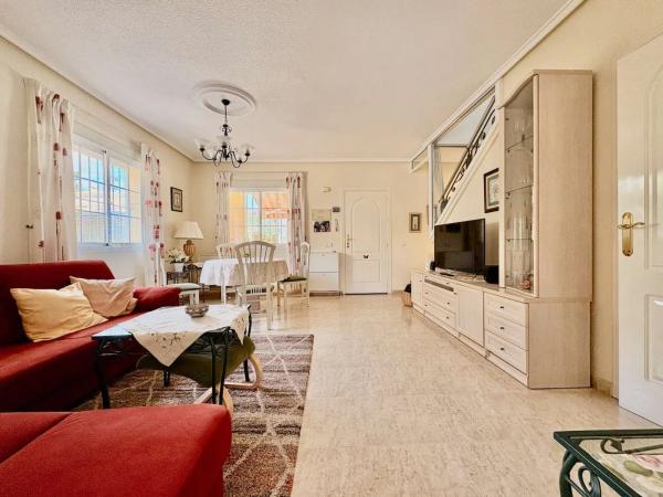 Chalet adosado en avenida Antonio Quesada