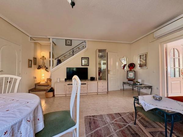 Chalet adosado en avenida Antonio Quesada