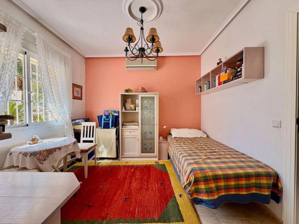 Chalet adosado en avenida Antonio Quesada