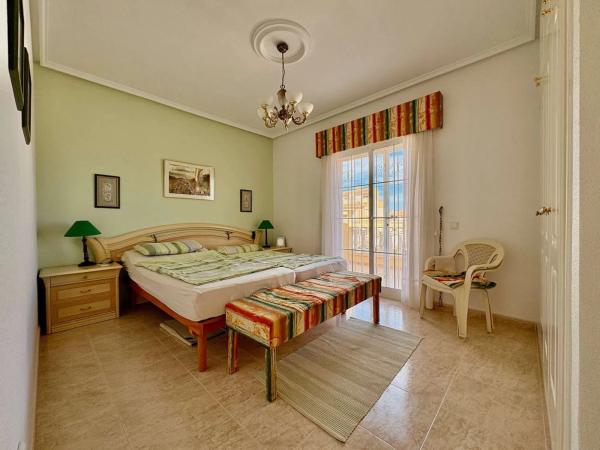 Chalet adosado en avenida Antonio Quesada