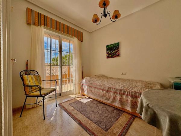 Chalet adosado en avenida Antonio Quesada