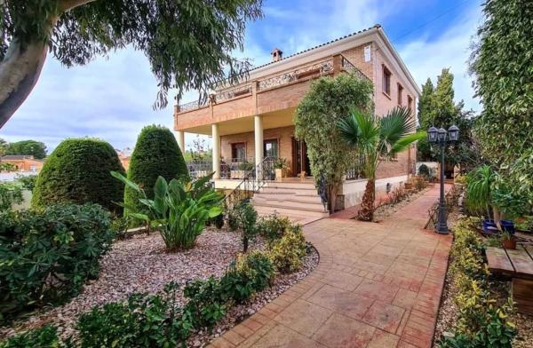 Chalet en calle de los Almendros, 41