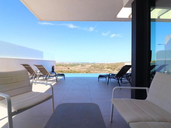 Casa independiente en calle Sierra de Grazalema, 372 -366