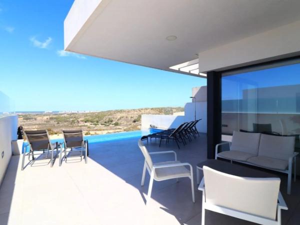 Casa independiente en calle Sierra de Grazalema, 372 -366