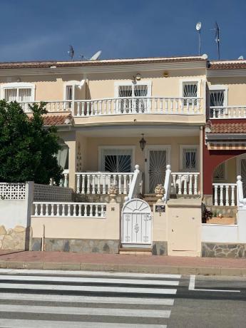 Chalet adosado en calle Trinquete