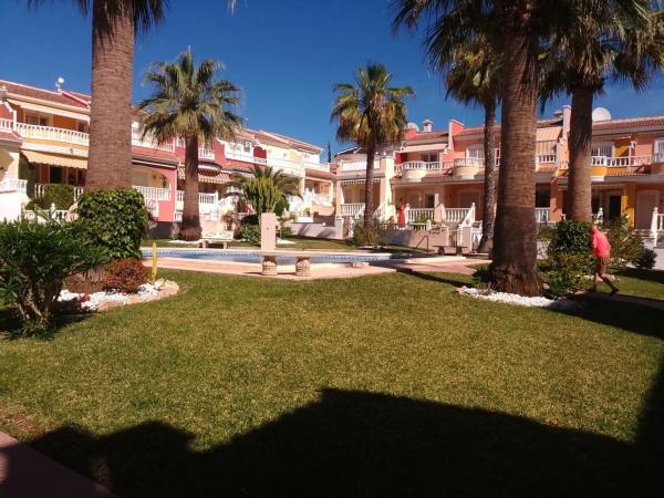 Chalet adosado en calle Trinquete