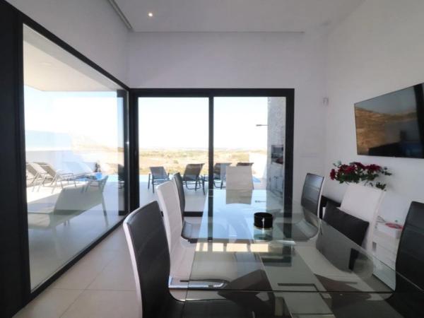 Casa independiente en calle Sierra de Grazalema, 372 -366